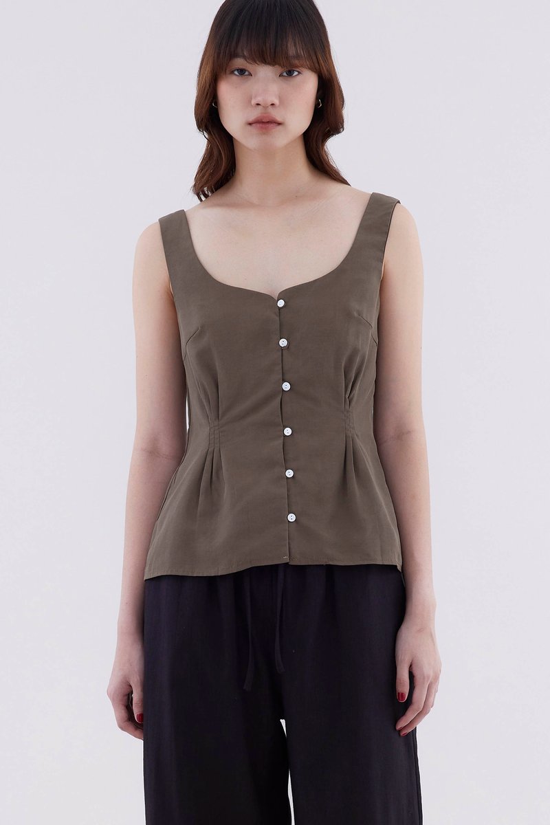 Ednary Tuck Seam Top