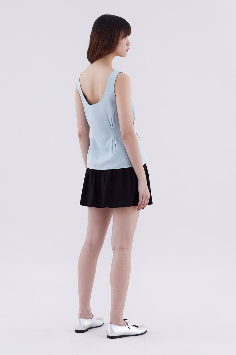 Ednary Tuck Seam Top